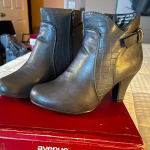 Gray leather Booties